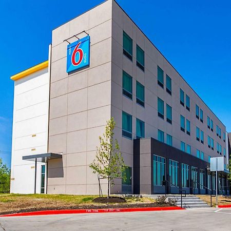 Motel 6 Austin Airport エクステリア 写真